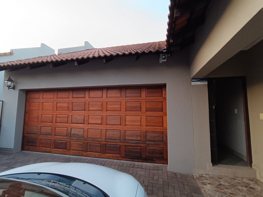 To Let 3 Bedroom Property for Rent in Cashan North West